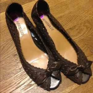 Aerosoles peep toe heels